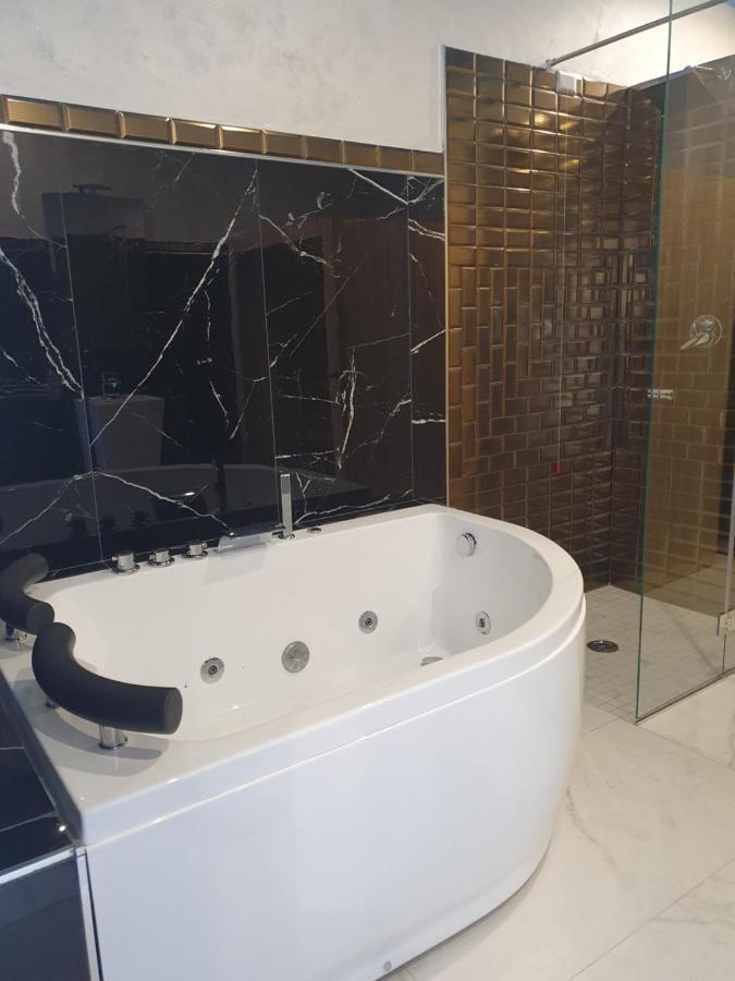 Setteabbracci Suite & Apartments 巴罗尼西 外观 照片