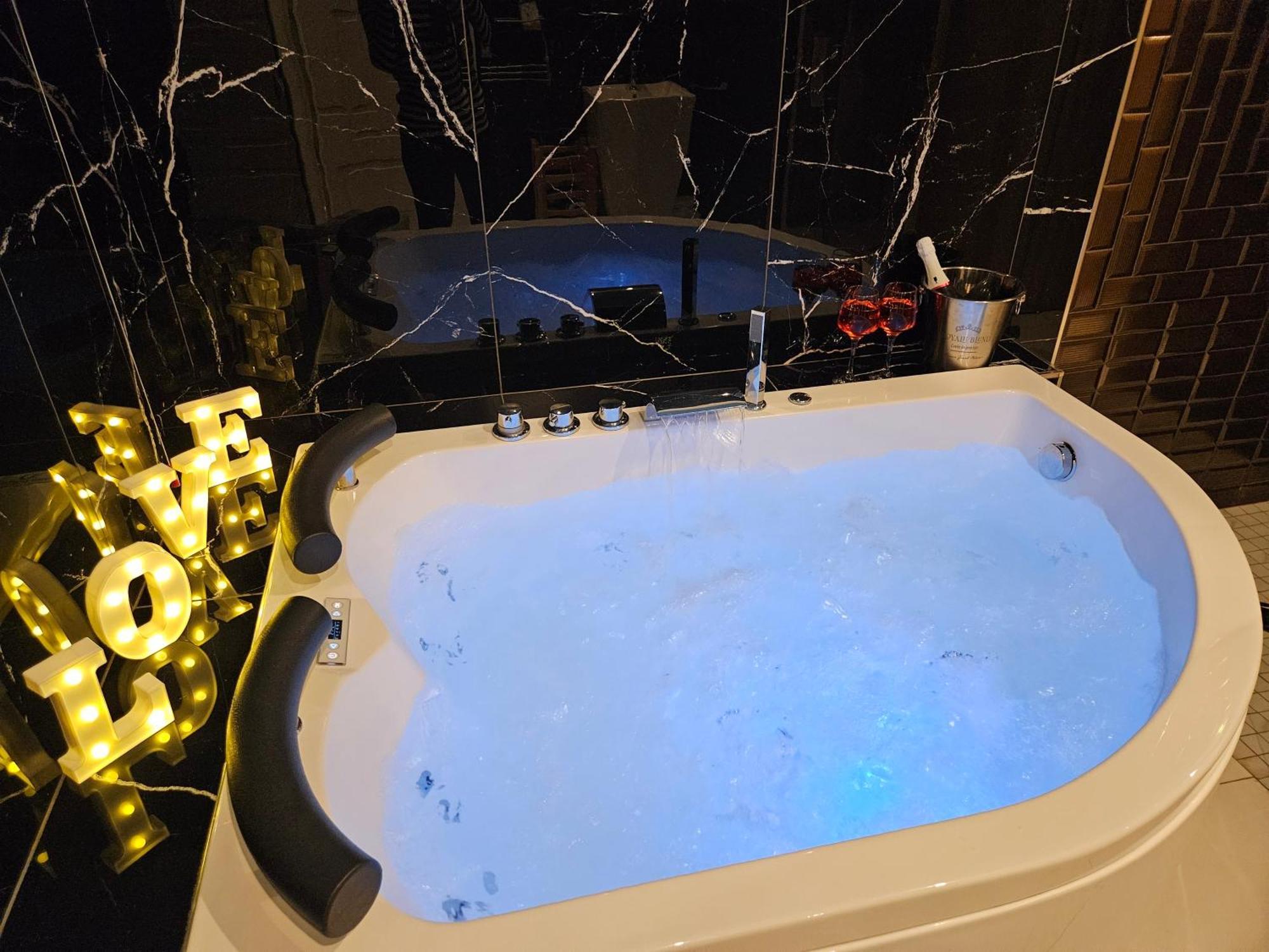 Setteabbracci Suite & Apartments 巴罗尼西 外观 照片